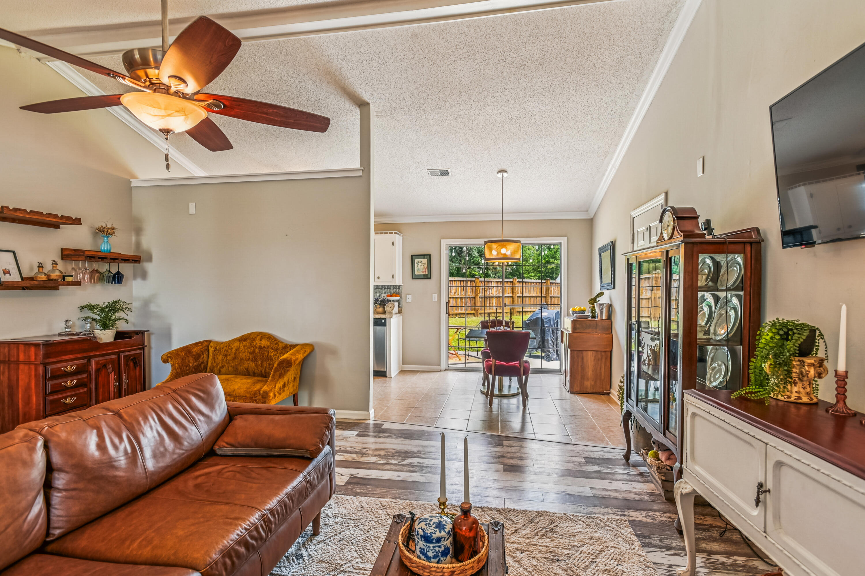 116 Two Hitch Road Goose Creek, SC 29445 - Photo 10 of 42 interiors-living_room-dsc0713