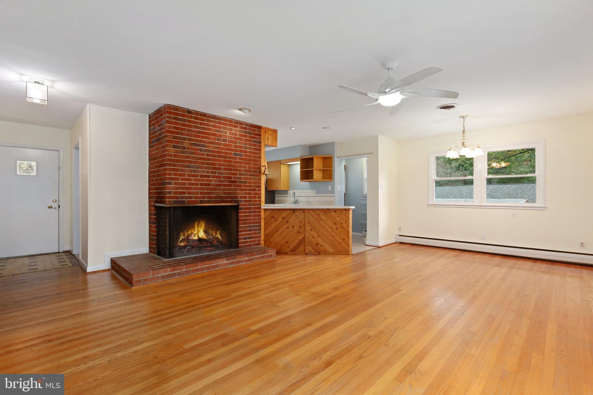 1209 La Grande Road Silver Spring, MD 20903 - Photo 5 of 38