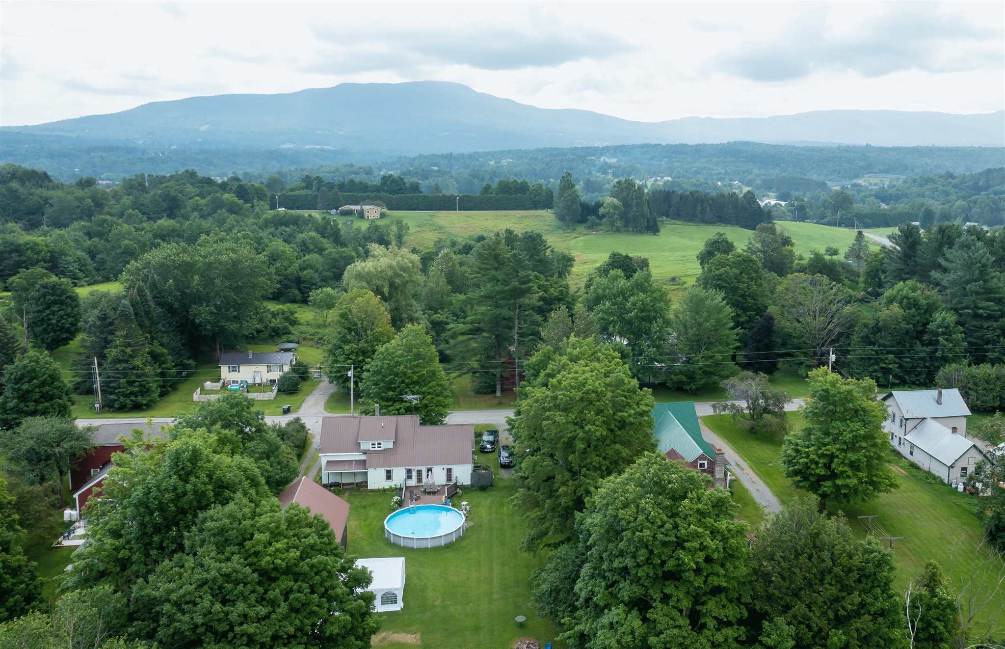 1184 Stagecoach Road Morristown, VT 05661 - Photo 3 of 32