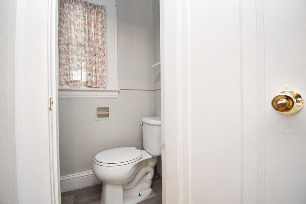 719 Allen Street Springfield, MA 01118 - Photo 19 of 40