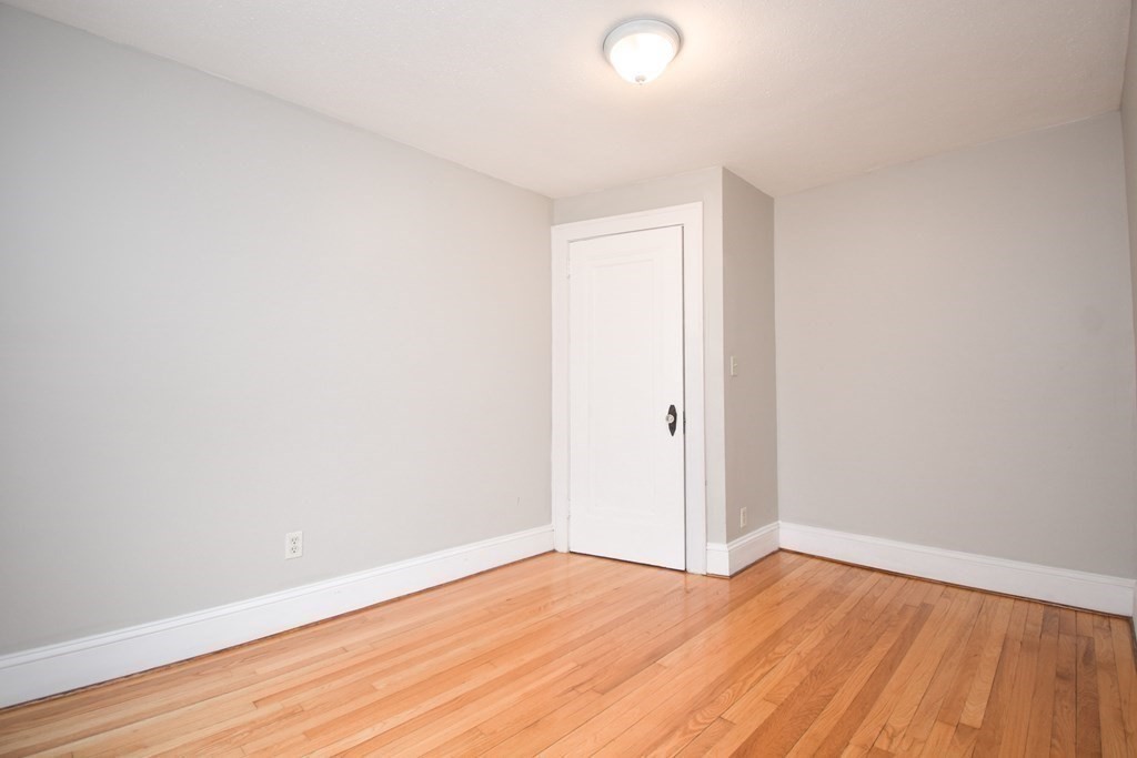 719 Allen Street Springfield, MA 01118 - Photo 26 of 40