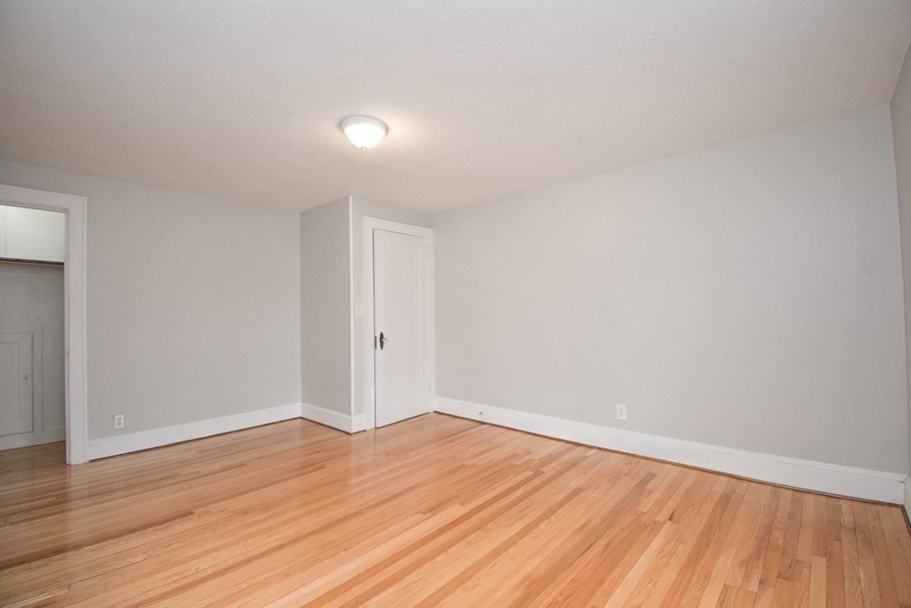 719 Allen Street Springfield, MA 01118 - Photo 30 of 40