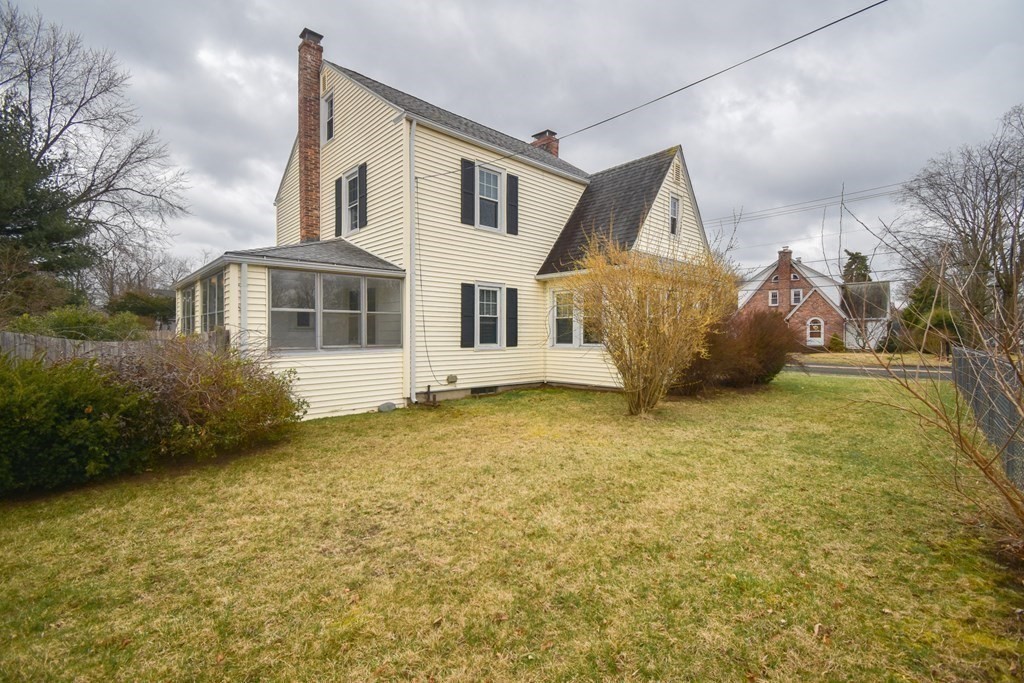 719 Allen Street Springfield, MA 01118 - Photo 33 of 40