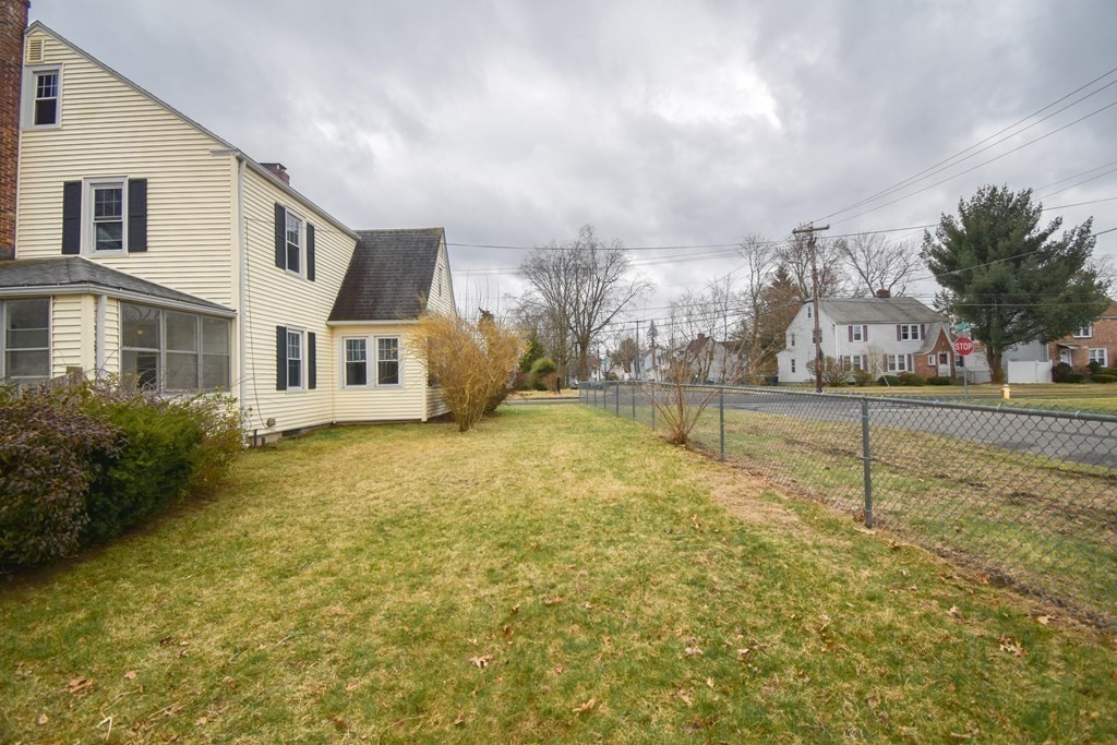 719 Allen Street Springfield, MA 01118 - Photo 34 of 40