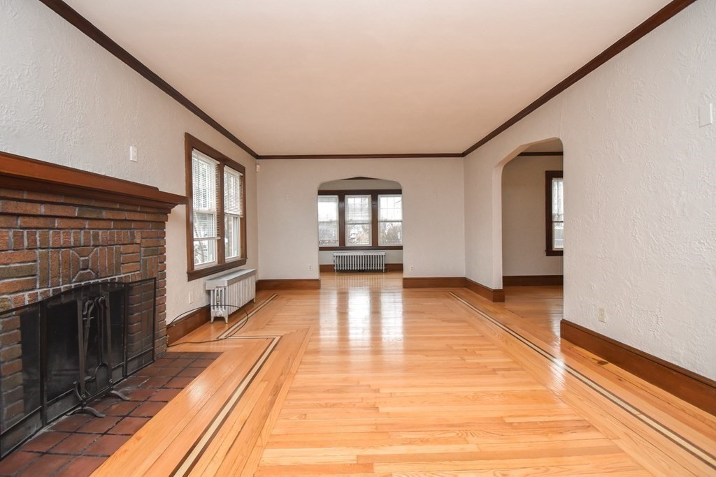 719 Allen Street Springfield, MA 01118 - Photo 6 of 40