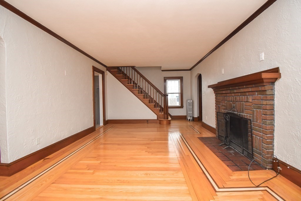 719 Allen Street Springfield, MA 01118 - Photo 7 of 40