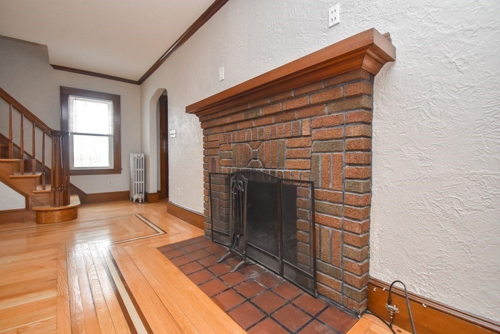 719 Allen Street Springfield, MA 01118 - Photo 8 of 40