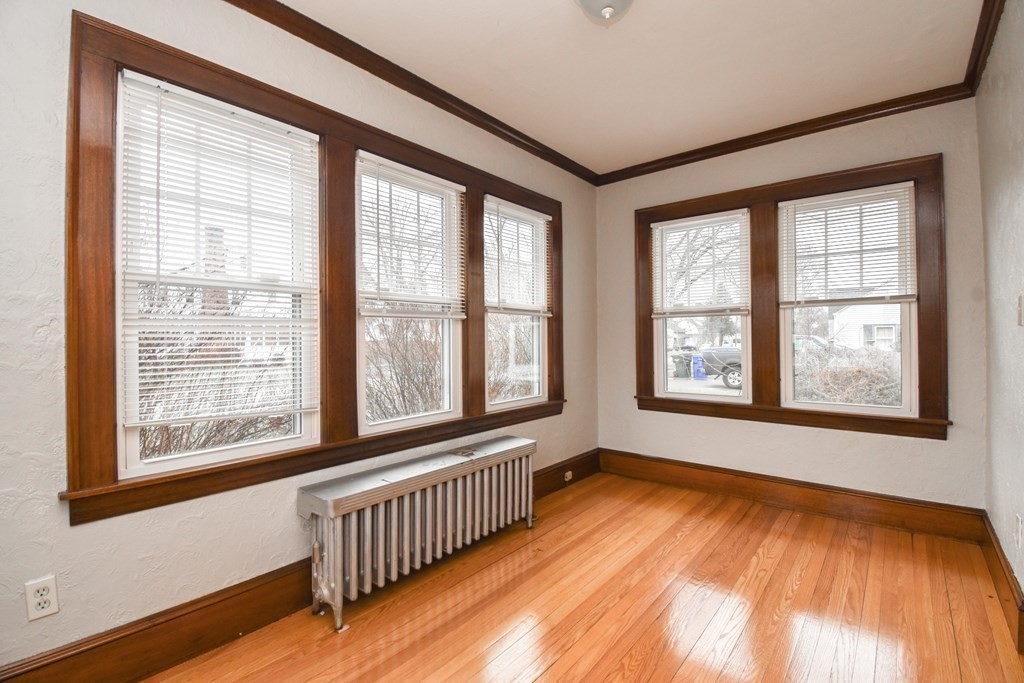 719 Allen Street Springfield, MA 01118 - Photo 10 of 40