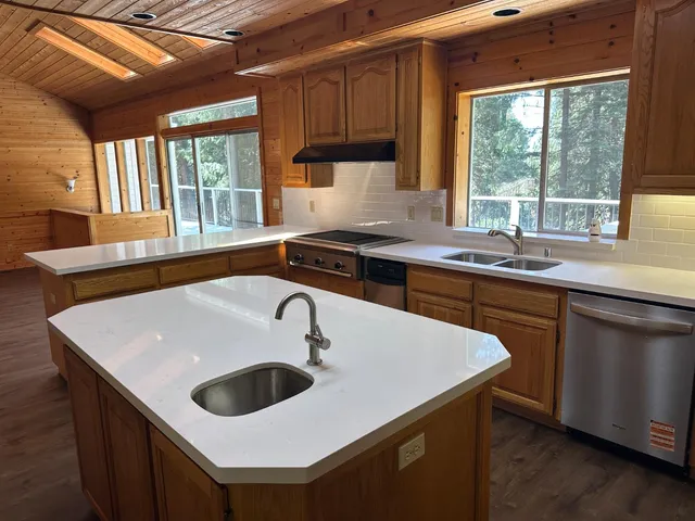 $594,900 | 5801 Lupin Lane, Pollock Pines, CA 95726