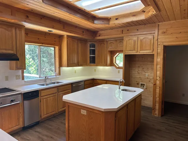 $594,900 | 5801 Lupin Lane, Pollock Pines, CA 95726