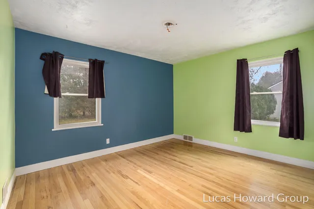 $169,900 | 305 East Pine Street, Fremont, MI 49412