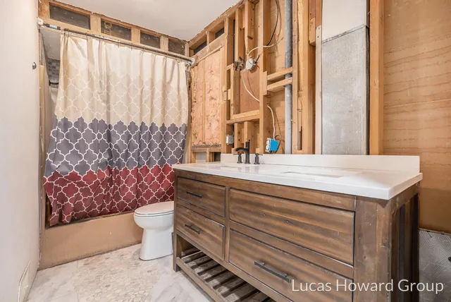 $169,900 | 305 East Pine Street, Fremont, MI 49412