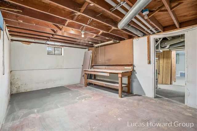 $169,900 | 305 East Pine Street, Fremont, MI 49412