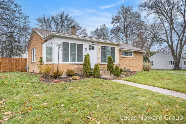 $169,900 | 305 East Pine Street, Fremont, MI 49412