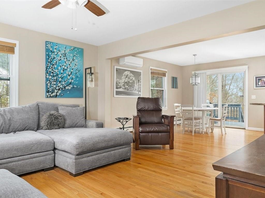 196 Post Road Westerly, RI 02891 - Photo 7 of 22