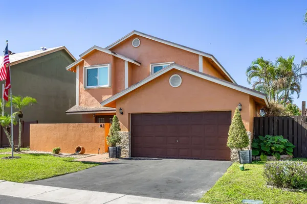 $730,000 | 940 Southwest 96th Avenue, Pembroke Pines, FL 33025