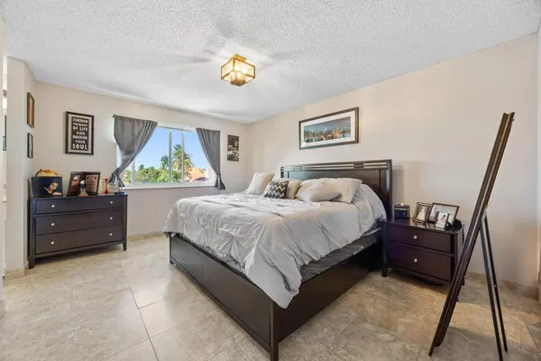 $730,000 | 940 Southwest 96th Avenue, Pembroke Pines, FL 33025