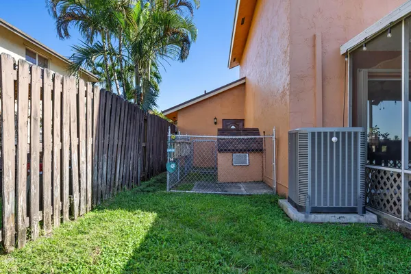 $730,000 | 940 Southwest 96th Avenue, Pembroke Pines, FL 33025