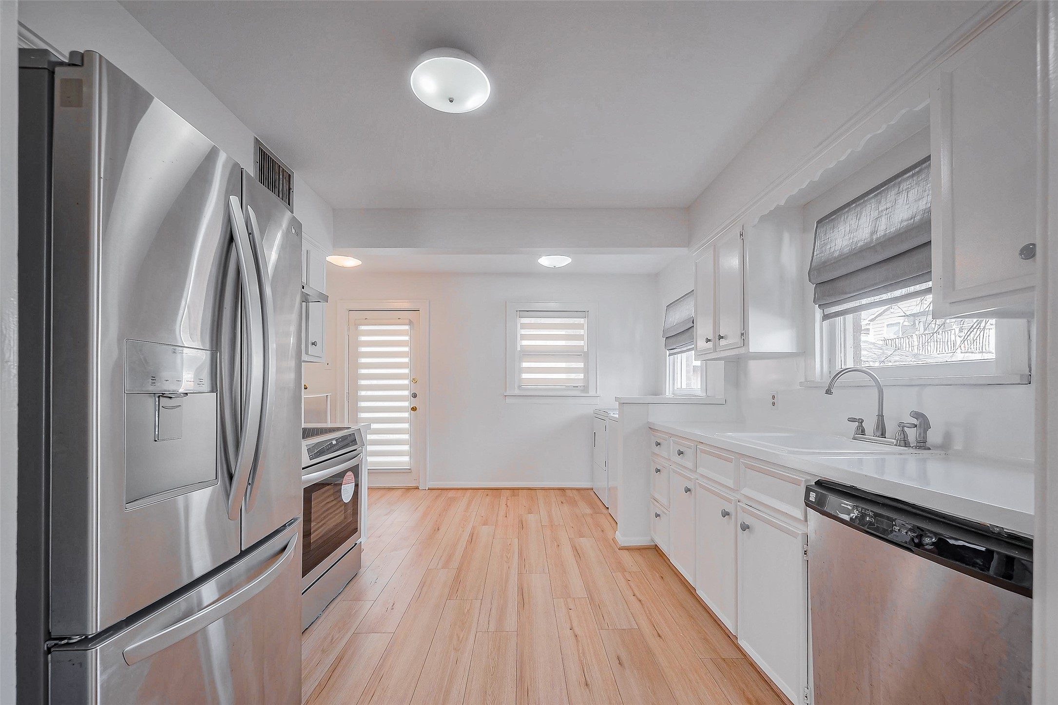 1614 Ridgewood Street Houston, TX 77006 - Photo 10 of 24