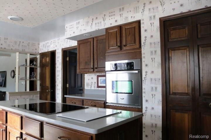 310 Stratford Road St. Clair, MI 48079 - Photo 4 of 56 IMG_9751.JPG