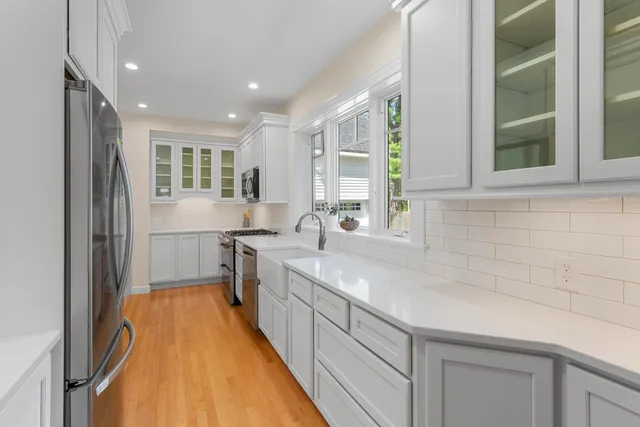 $795,000 | 294 Broadway, Rockland, ME 04841