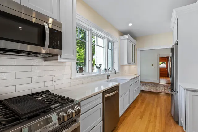 $795,000 | 294 Broadway, Rockland, ME 04841