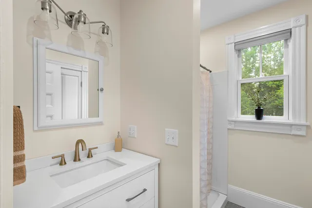 $795,000 | 294 Broadway, Rockland, ME 04841