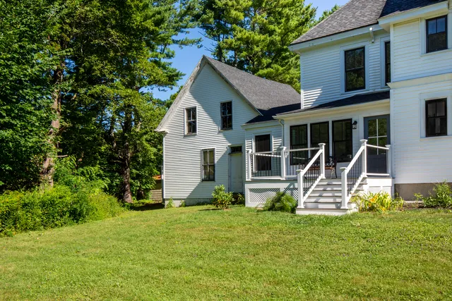 $795,000 | 294 Broadway, Rockland, ME 04841