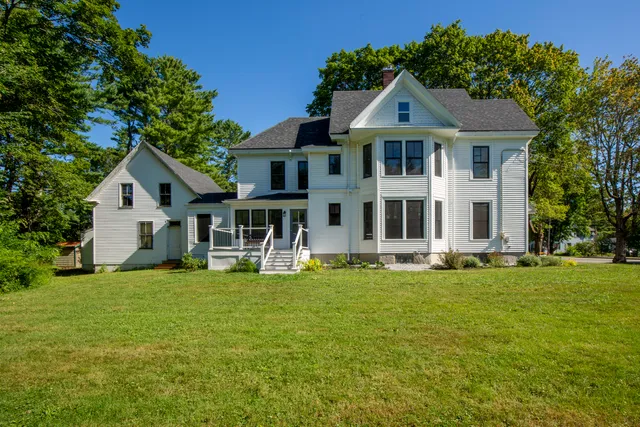 $795,000 | 294 Broadway, Rockland, ME 04841