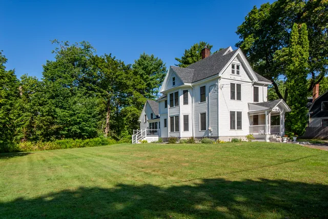 $795,000 | 294 Broadway, Rockland, ME 04841