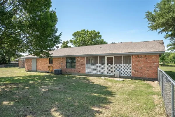 $325,000 | 24289 Highway 19, Canton, TX 75103