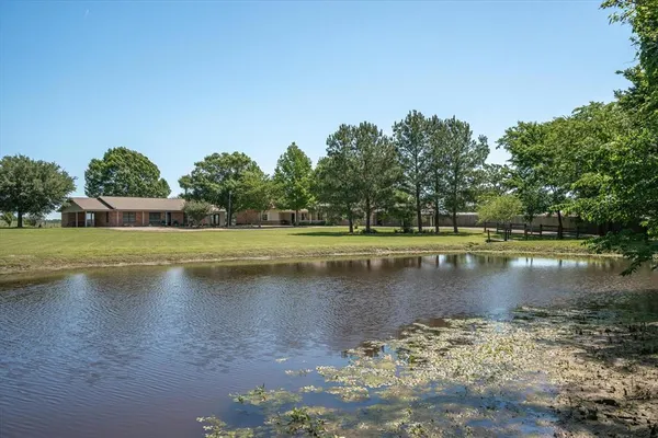 $325,000 | 24289 Highway 19, Canton, TX 75103