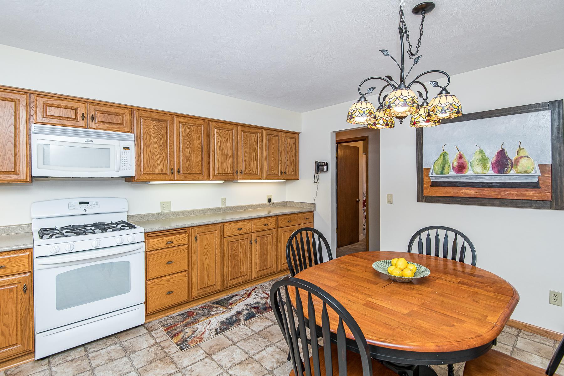 2220 Lenwood Drive Southwest Rochester, MN 55902 - Photo 12 of 38 Gallery Image 12