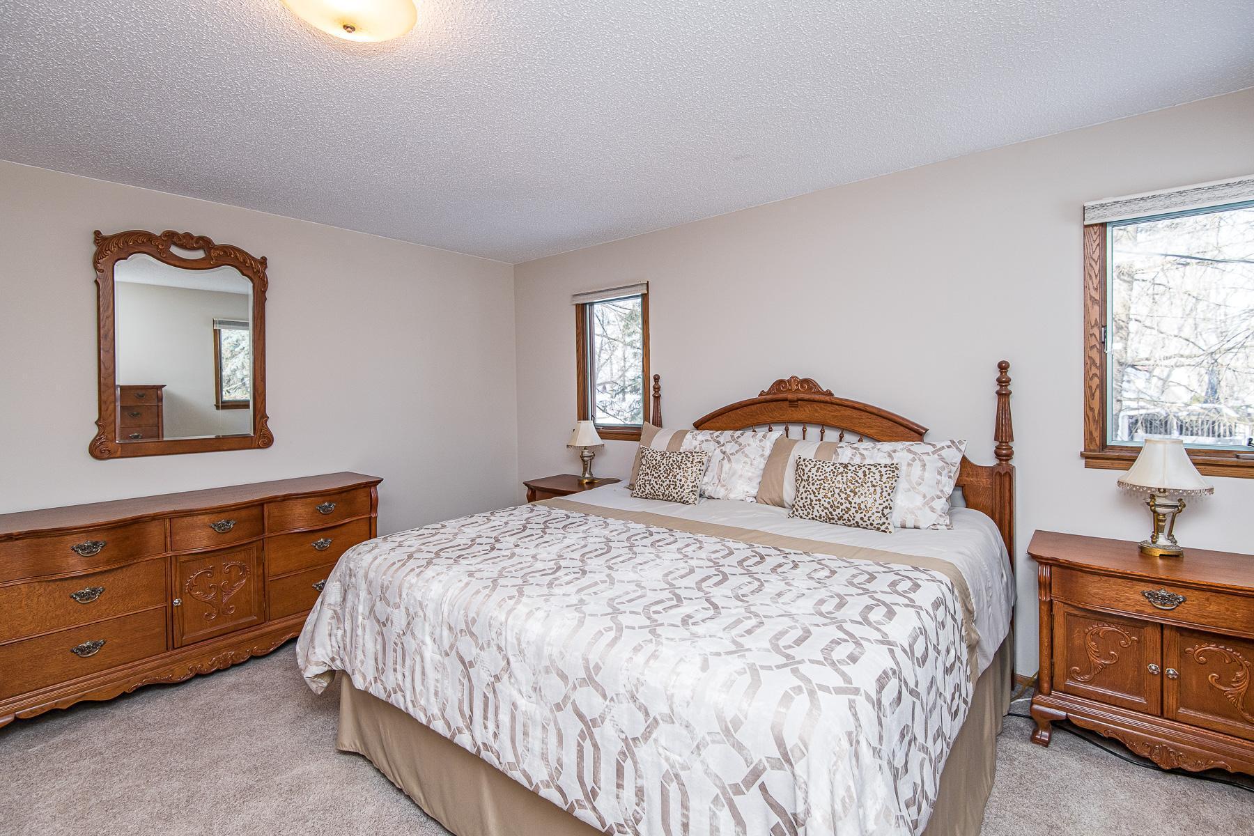 2220 Lenwood Drive Southwest Rochester, MN 55902 - Photo 16 of 38 Gallery Image 16