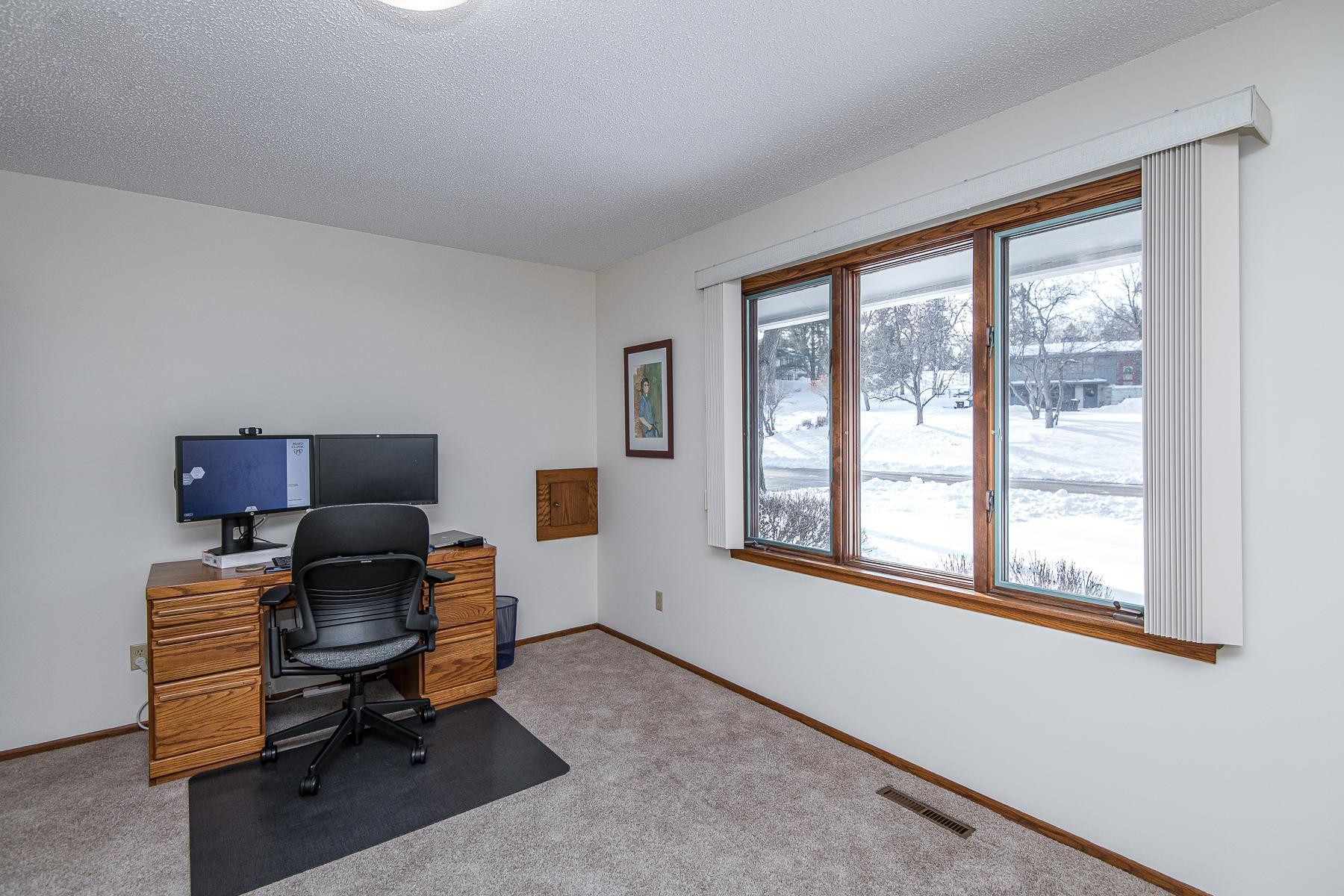 2220 Lenwood Drive Southwest Rochester, MN 55902 - Photo 18 of 38 Gallery Image 18
