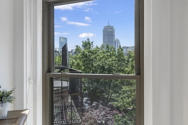 31 Bay State Road, Unit 4 Boston, MA 02215 - Photo 19 of 42 Gallery Image 19