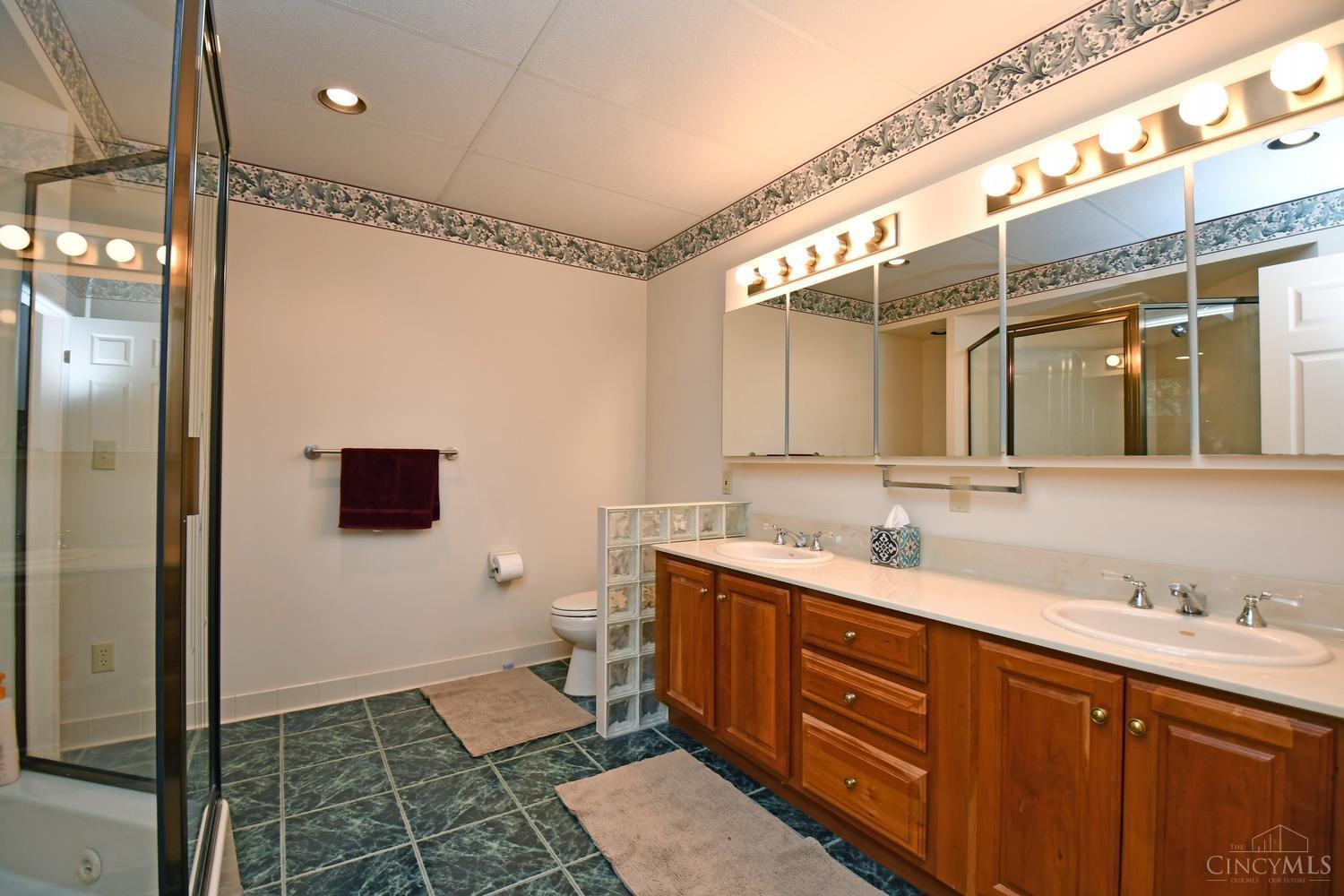8849 Montgomery Road Cincinnati, OH 45236 - Photo 38 of 43