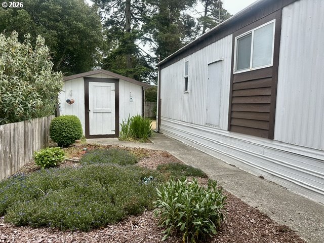 3760 Highway 101, Unit 18 Florence, OR 97439 - Photo 20 of 29 Yard