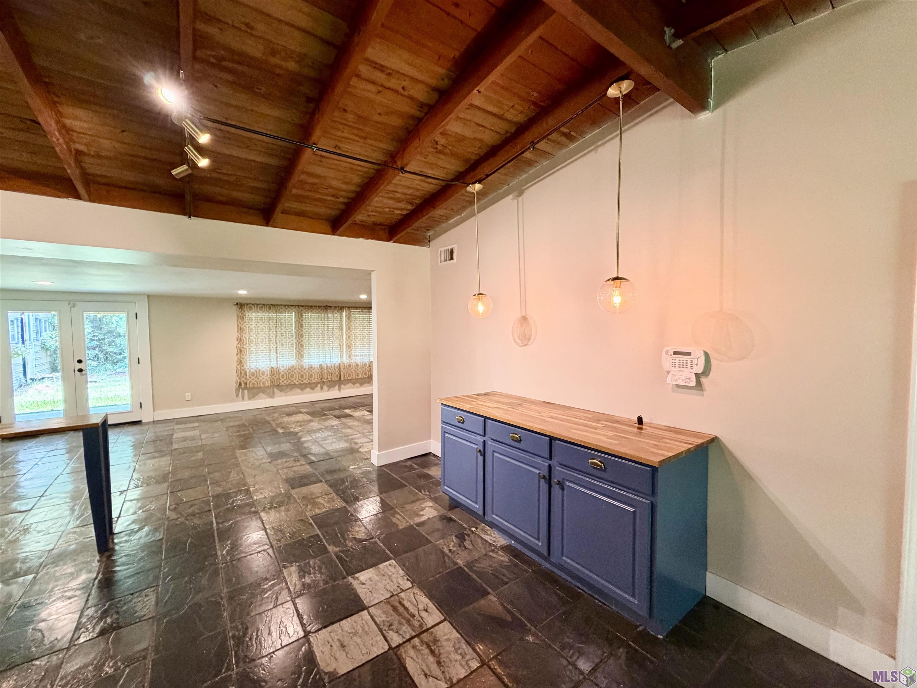 26084 Pichon Road Lacombe, LA 70445 - Photo 4 of 20