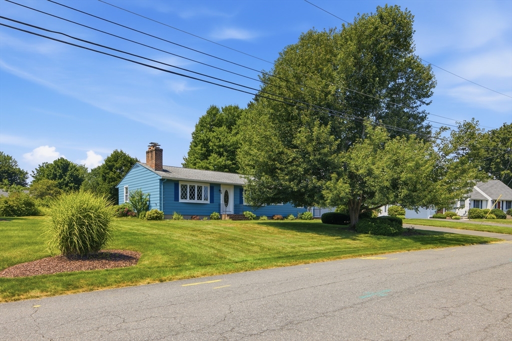 159 Mountainview Road East Longmeadow, MA 01028 - Photo 4 of 37