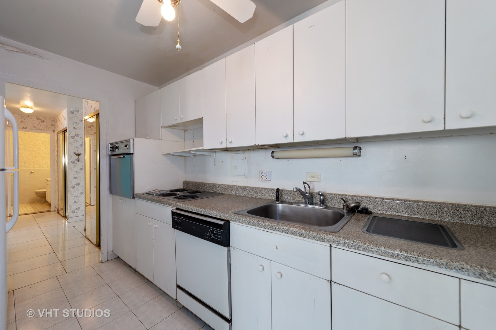 5701 North Sheridan Road, Unit 15H Chicago, IL 60660 - Photo 5 of 13