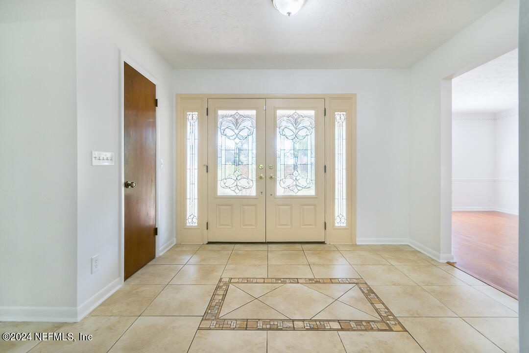 4044 Fincannon Road West Jacksonville, FL 32277 - Photo 4 of 30 Foryer