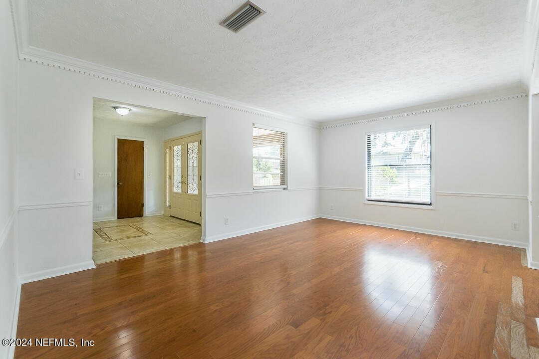 4044 Fincannon Road West Jacksonville, FL 32277 - Photo 5 of 30 Living Room