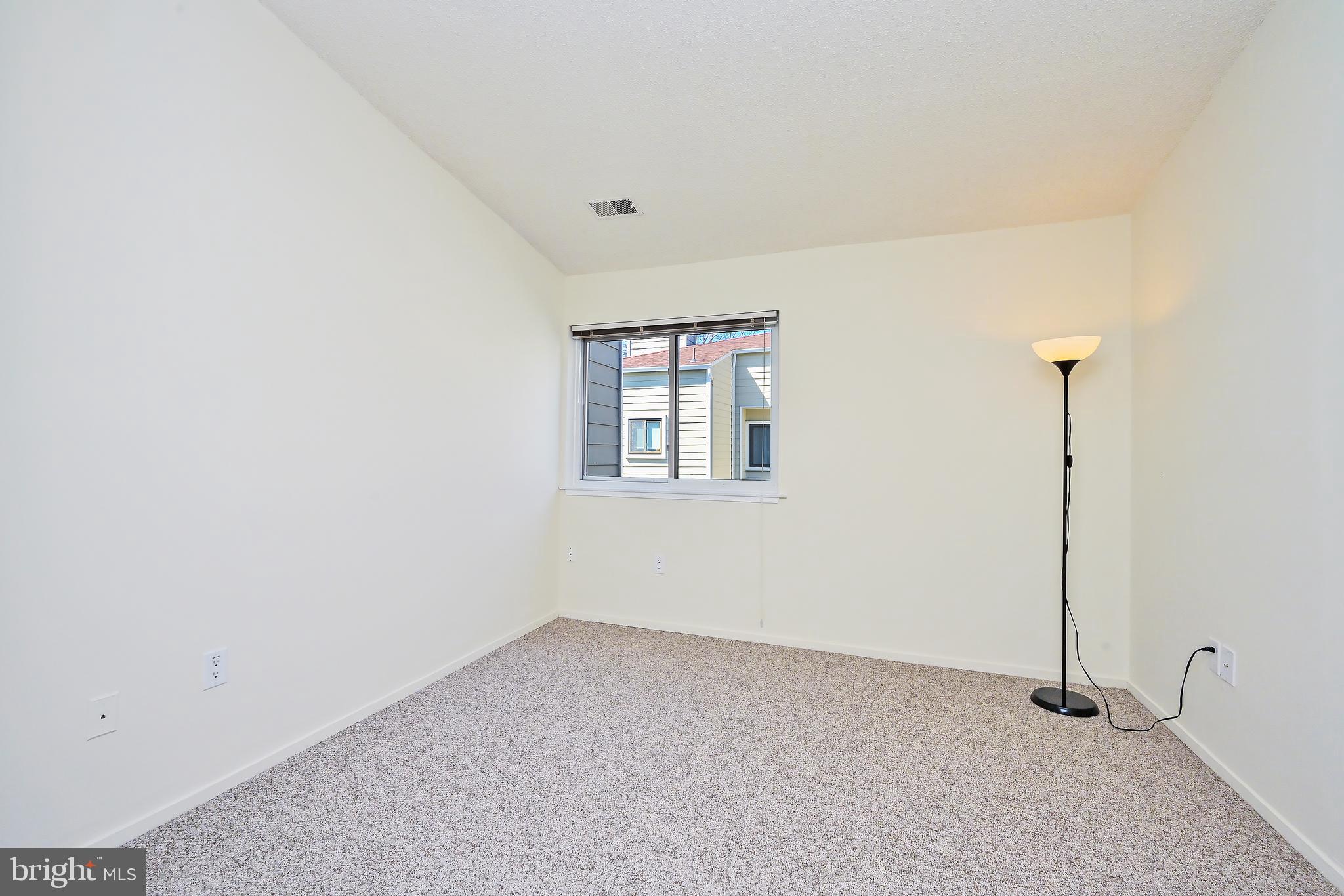1963 B Villaridge Drive, Unit 1963B Reston, VA 20191 - Photo 17 of 41 Bedroom #2