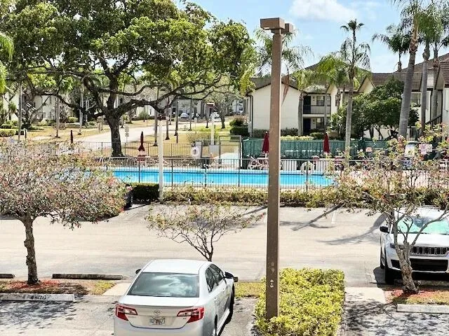 $2,100 | 7770 Tahiti Lane, Unit 202, Lake Worth, FL 33467