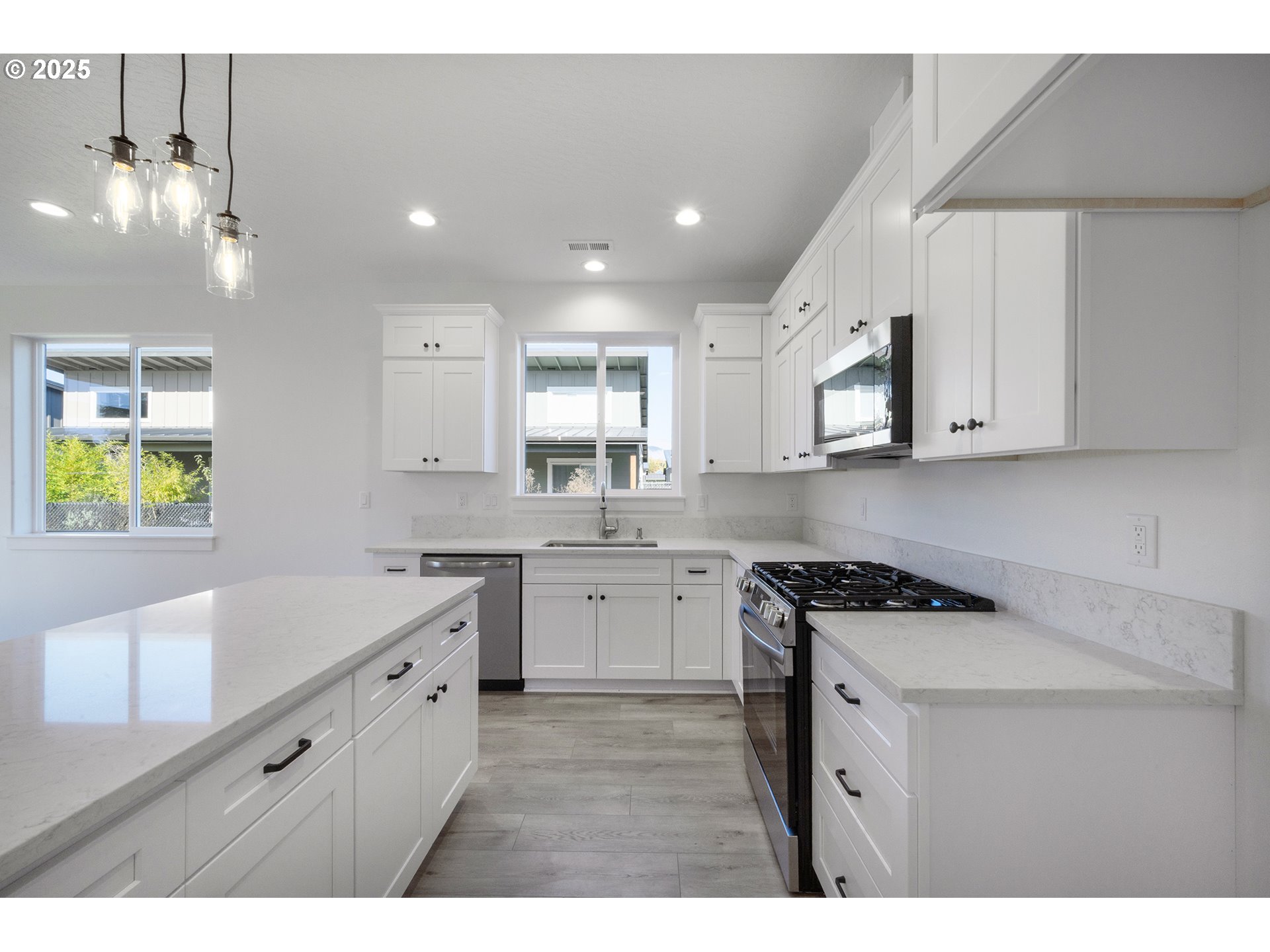 306 19th Street Springfield, OR 97477 - Photo 12 of 41