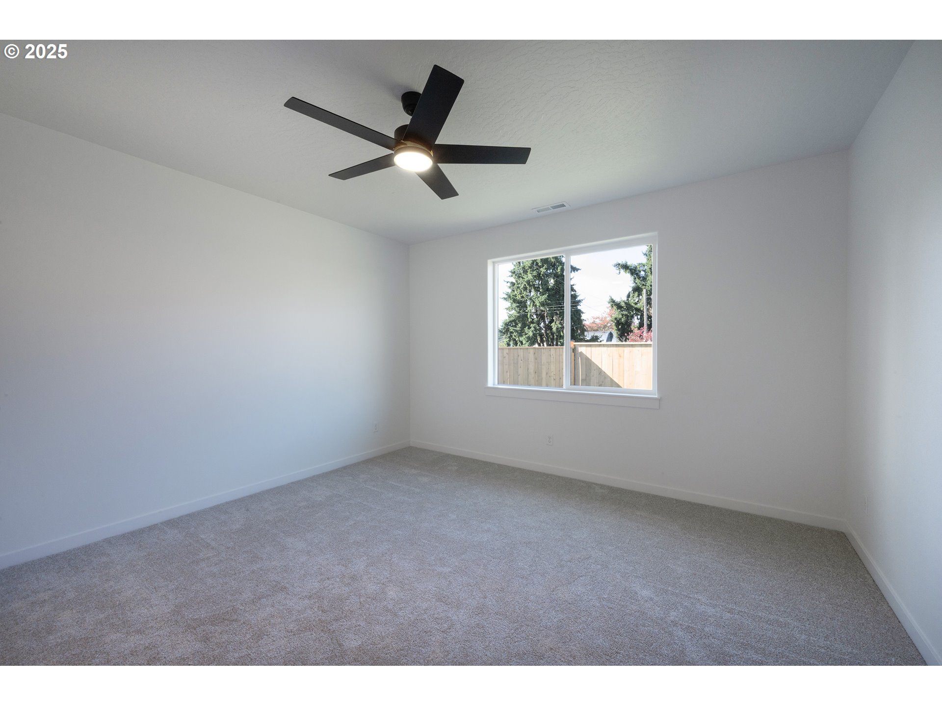 306 19th Street Springfield, OR 97477 - Photo 16 of 41