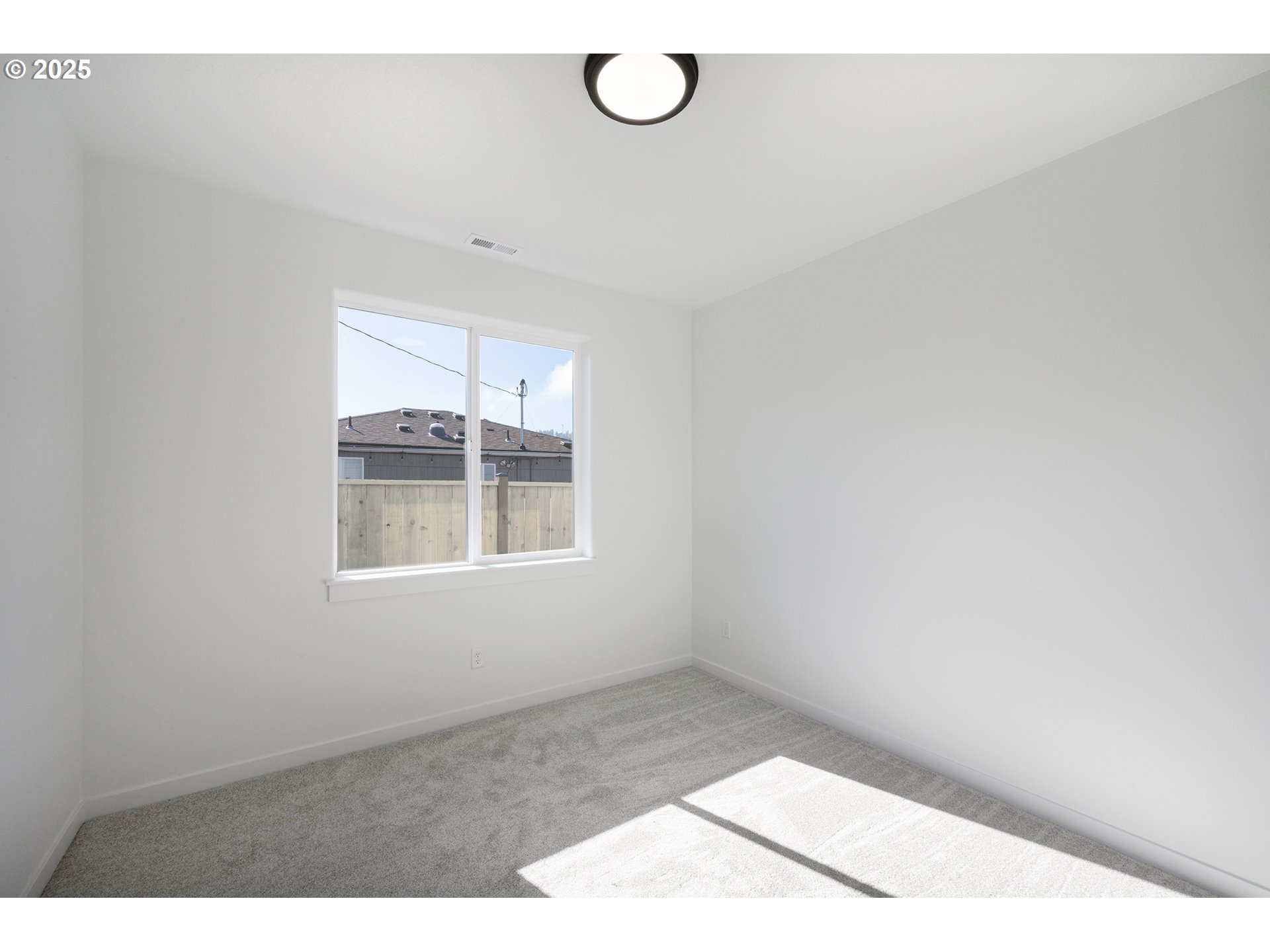 306 19th Street Springfield, OR 97477 - Photo 20 of 41