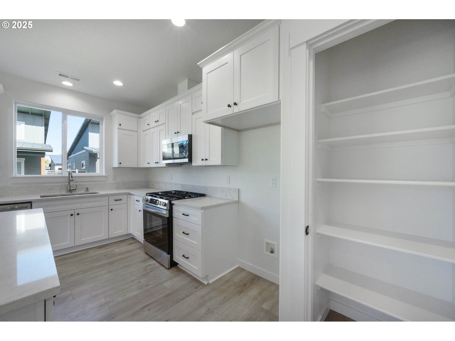 306 19th Street Springfield, OR 97477 - Photo 33 of 41