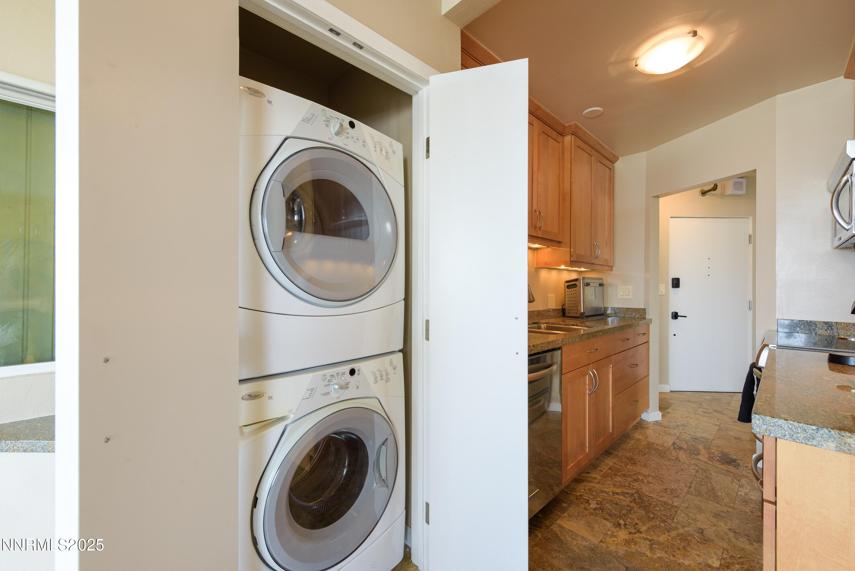 280 Island Avenue, Unit 1602 Reno, NV 89501 - Photo 15 of 35 a view of a kitchen with washer and dryer